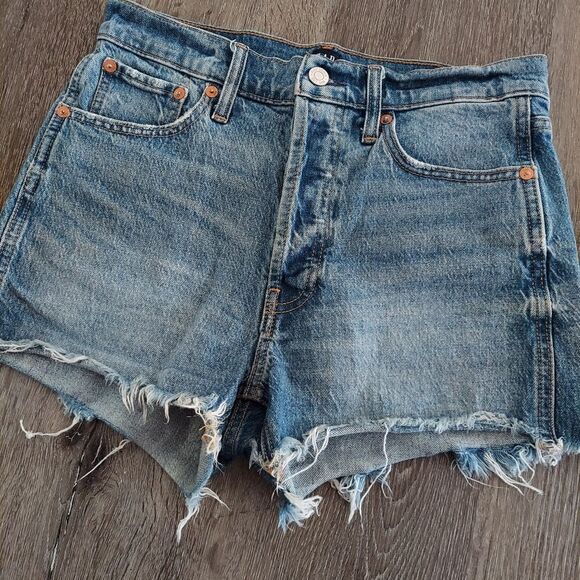 GAP Cheeky Short Distressed Button Fly Size 2 - Picture 2 of 9